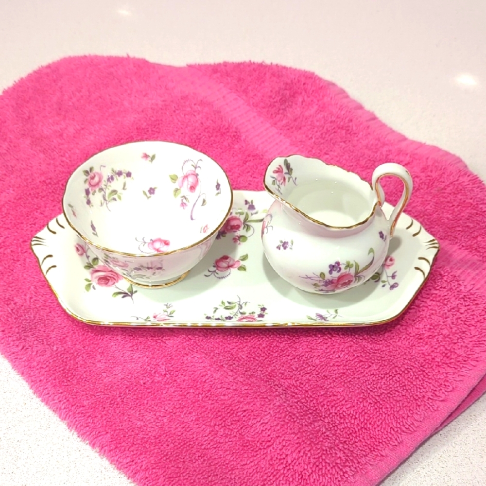 Vintage Royal Chelsea Cream and Sugar Set - Picture 1 of 9